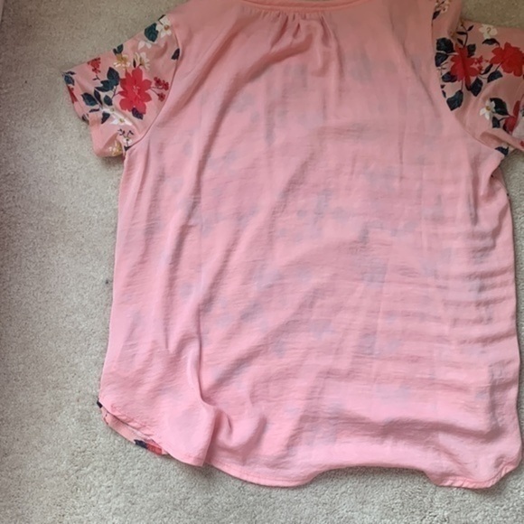 Flower old navy top - Picture 2 of 2
